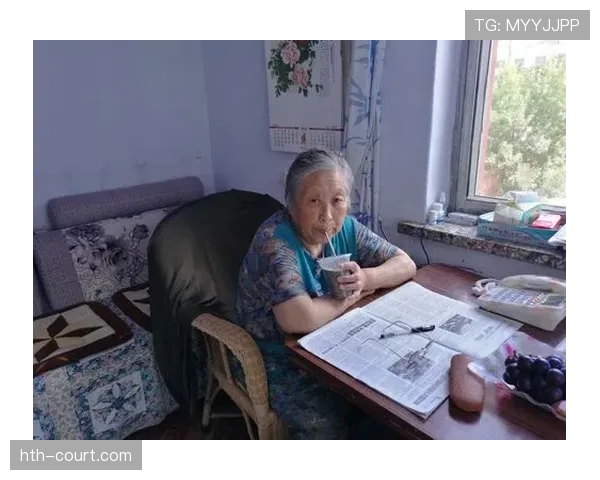 余依婷出门连价签都没撕，随手一摆就是我半年的工资