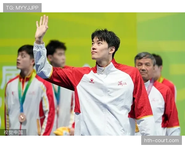 汪顺家的冰箱里塞满了蛋白粉，连饮料都按训练计划排好队